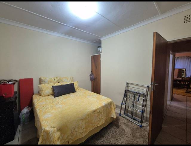 2 BEDROOM FLAT FOR SALE IN THREE RIVERS